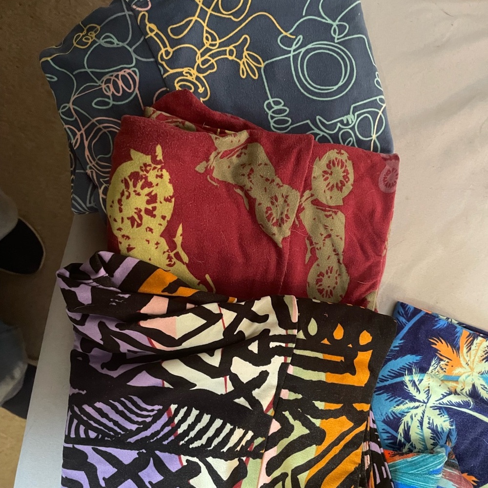 19 pair LuLaRoe Leggings os